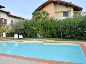 Elegant Holiday Home in Lazise with Swimming Pool near Lake